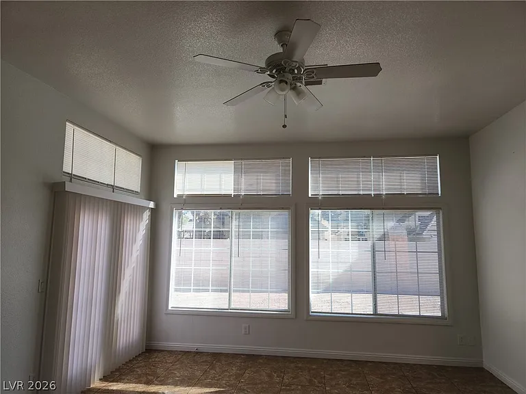 6556 Bradford Ln — Photo 12