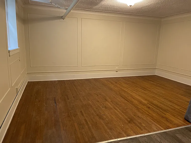 569 Portland Apartments — Photo 13