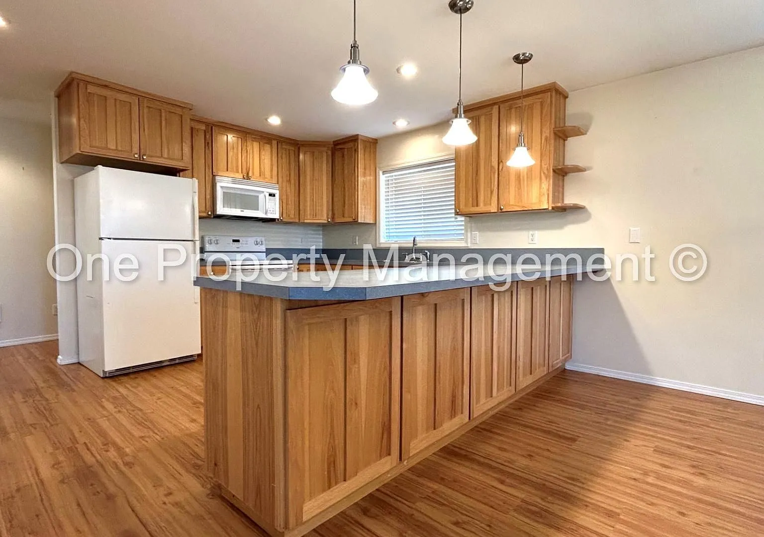 Long Beach Cottage Close to Boardwalk! — Photo 3