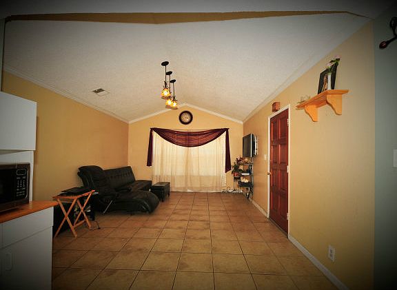 3rd image of 414 Don Carlos Ct