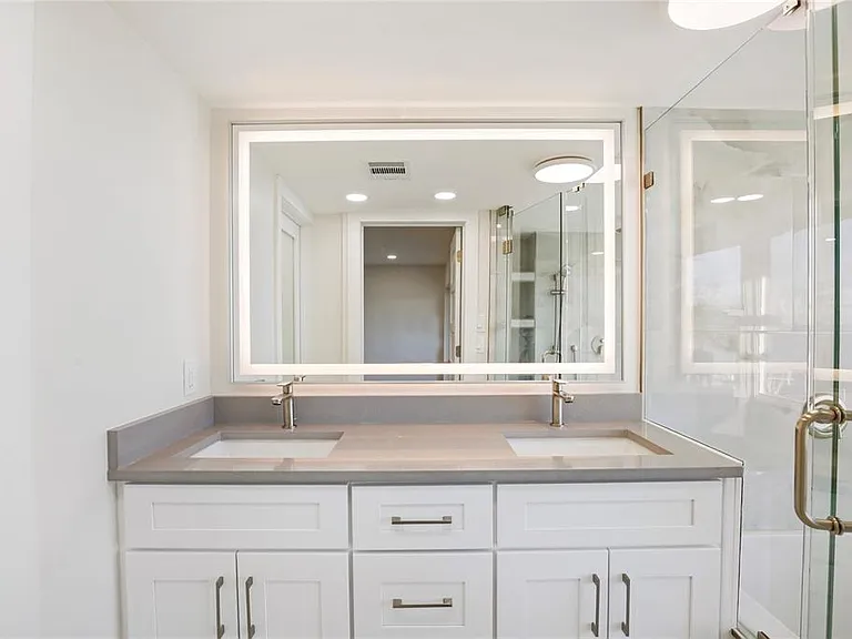 150 Marina Del Rey Ct — Photo 28