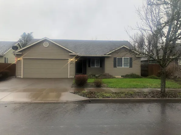 1440 NW Chardonnay Dr, McMinnville, OR 97128