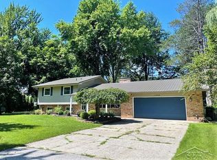 1825 Thunderbird Dr, Saginaw, MI 48609