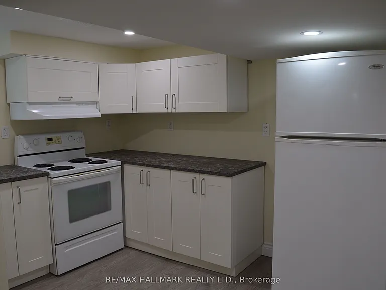 9884 Bayview Ave #LOWER — Photo 9