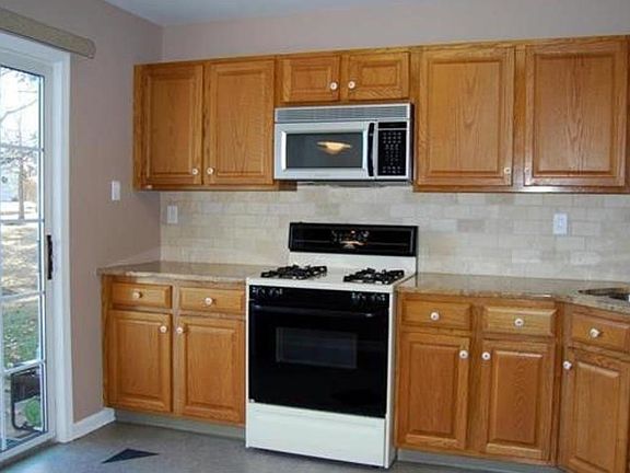 4th image of 1898 Mansfield St