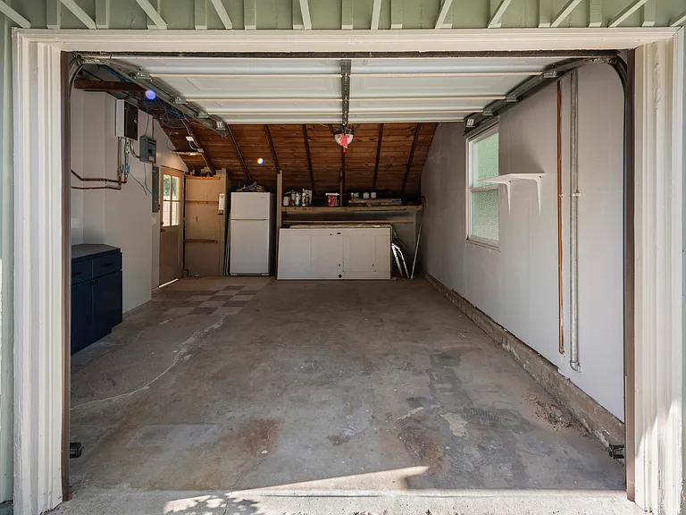 301 Frances St — Photo 22