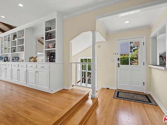 3rd image of 12052 Laurel Terrace Dr