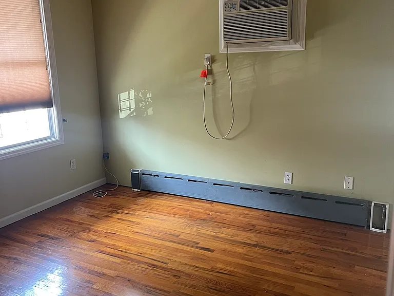 156 Voss Ave #4 — Photo 6