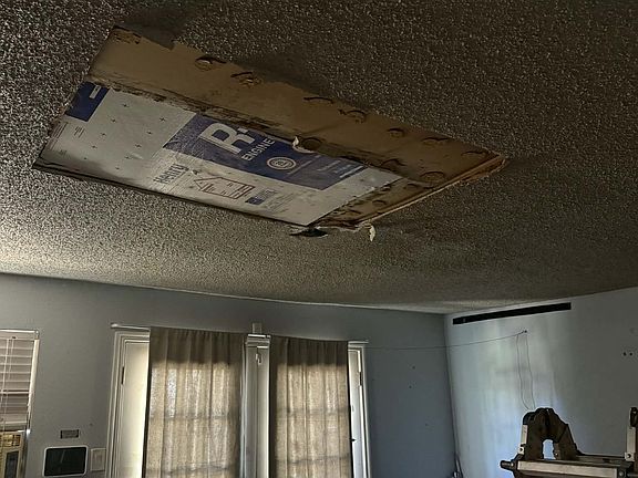 4th image of 3812 Springbranch Dr