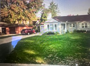 1653 E Maple Rd, Birmingham, MI 48009