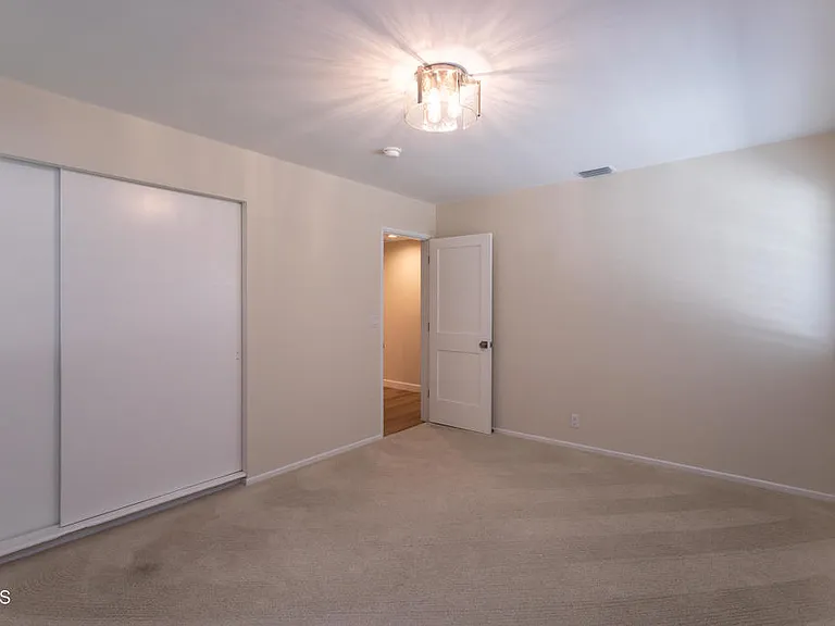 555 Paulette Pl — Photo 22