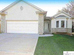 1247 S 176th Avenue Cir, Omaha, NE 68130