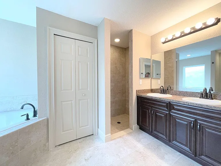 8225 SW 135 Street Rd — Photo 8