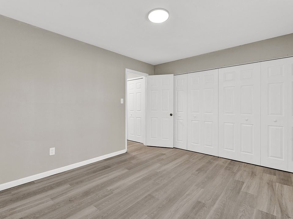 19301 Shiawassee Dr Apt 102, photo 15