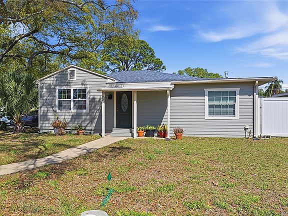 4th image of 733 61ST AVENUE NE