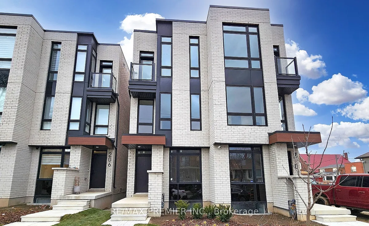 Building Photo - 208 McRoberts Ave W #LOWER