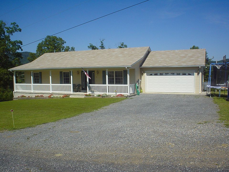 1st image of 9 Windy Hill Ln