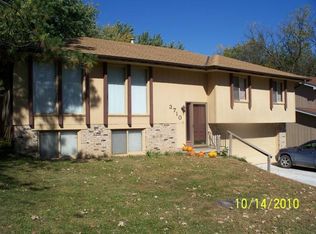 3710 Leawood Dr, Bellevue, NE 68123