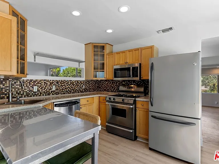 4608 Nob Hill Dr — Photo 8