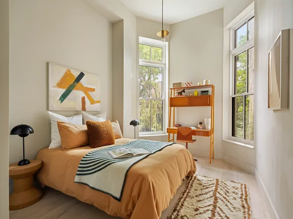 323 Clinton Street image 16 of 30