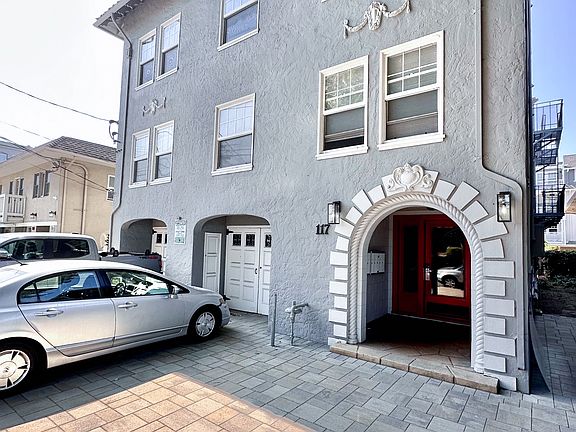 2nd image of 117 Anita Rd APT 1