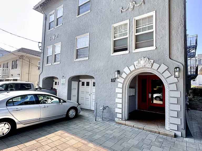 Anita Road Apartments — Photo 14