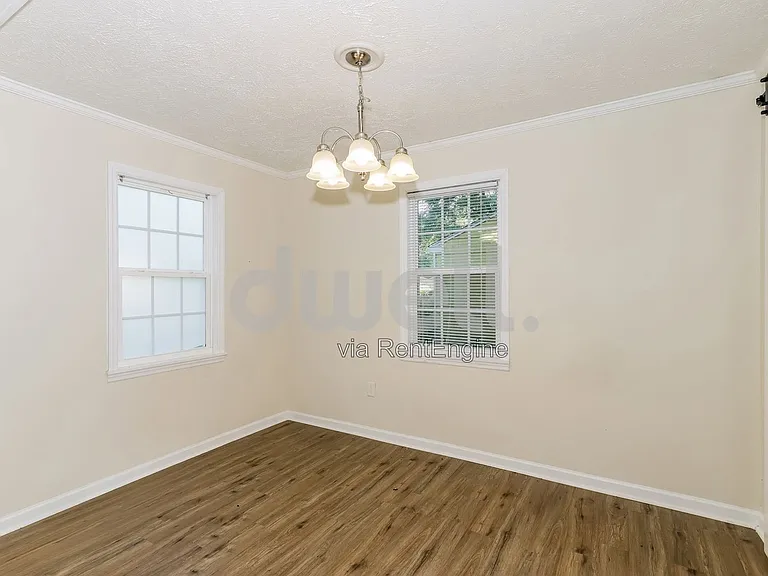 2492 Coleman Ave — Photo 4