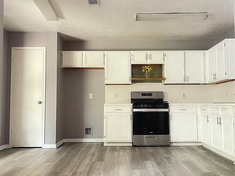 6406 Bayou Crest Dr — Photo 7