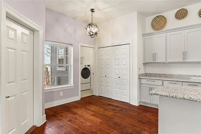 1402 Alvar St — Photo 8