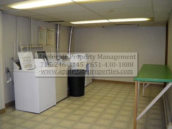 5th image of 218 N Jefferson St APT 1