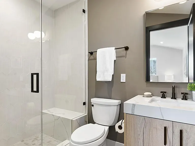 2945 Midvale Ave — Photo 4
