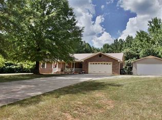 1192 Shoal Creek Rd, Decatur, AL 35603