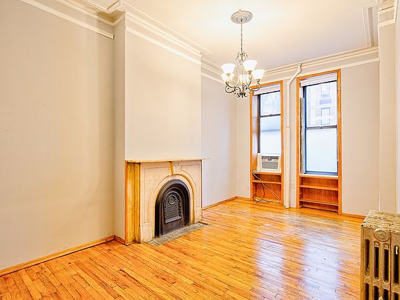 3rd image of 33 E 7th St #1E