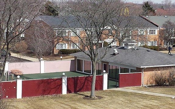 3rd image of 1060 N Farnsworth Ave #14