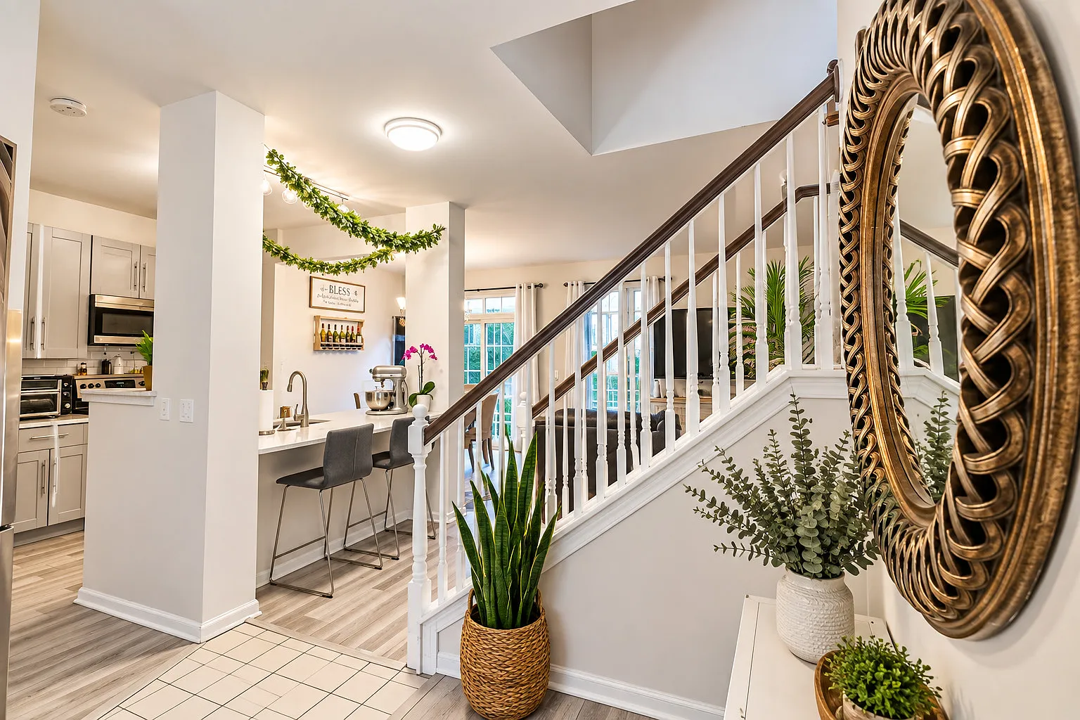 3 bed, 2.5 bath, 1696 sqft, $3,000 — Photo 3