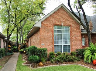 711 Oak Creek Ct, Ennis, TX 75119