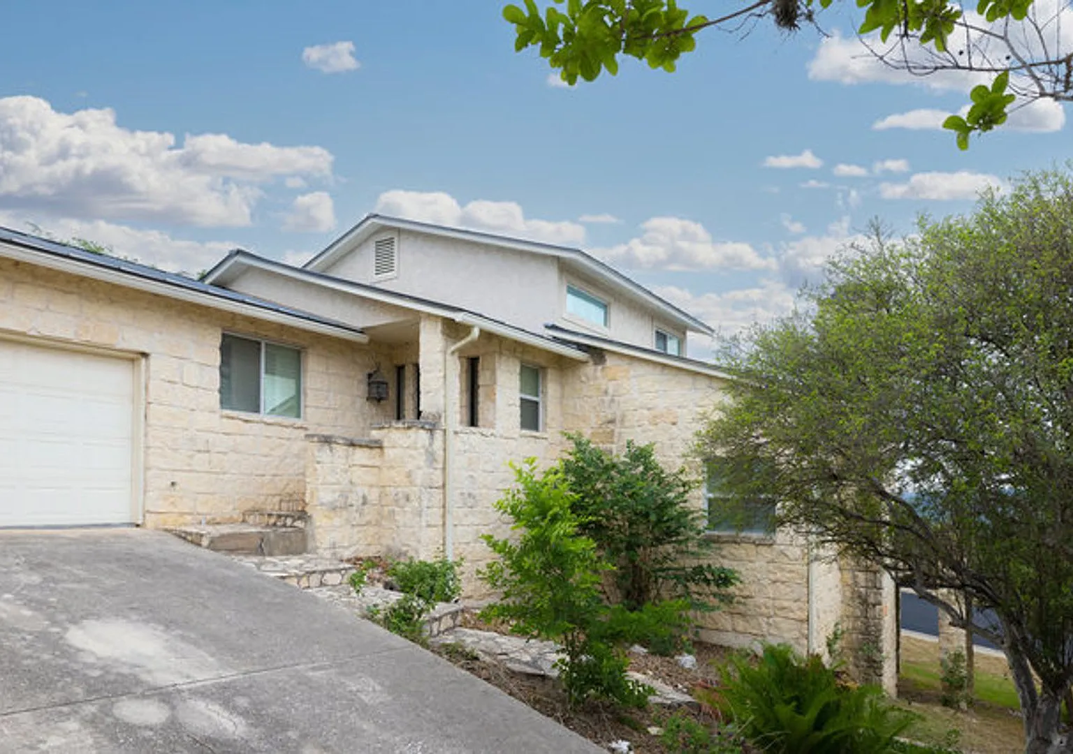 Helotes Home High on the Hill — Photo 4