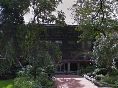 30 Stoner Ave, Great Neck, NY, 11021