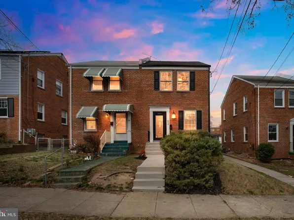 53 Underwood Pl NW, Washington, DC 20012