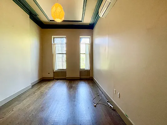 Rented by ERNY LLC | media 63