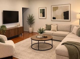 84-37 118th St #C2, Kew Gardens, NY 11415