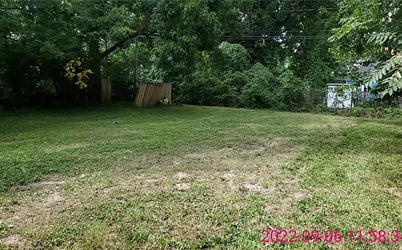 4th image of 2722 N Allis St