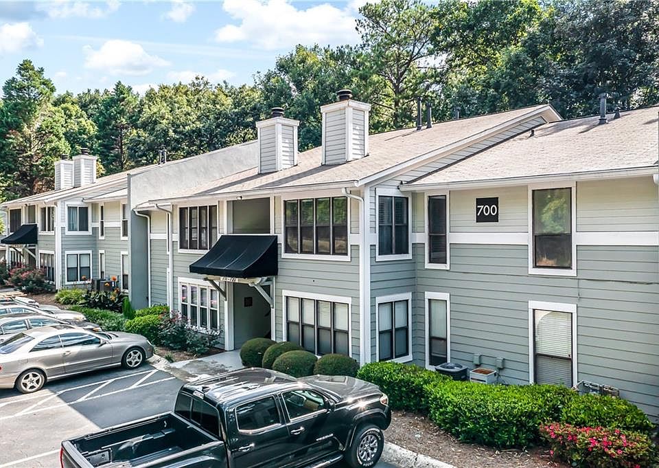 1st image of 720 Summit North Dr NE #720
