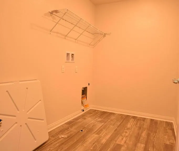 656 Martina St — Photo 17