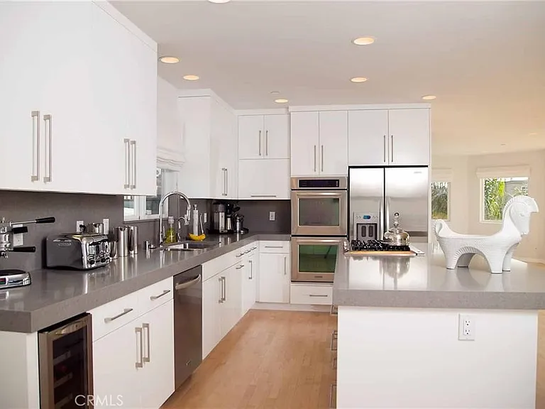 417 Marine Ave — Photo 8
