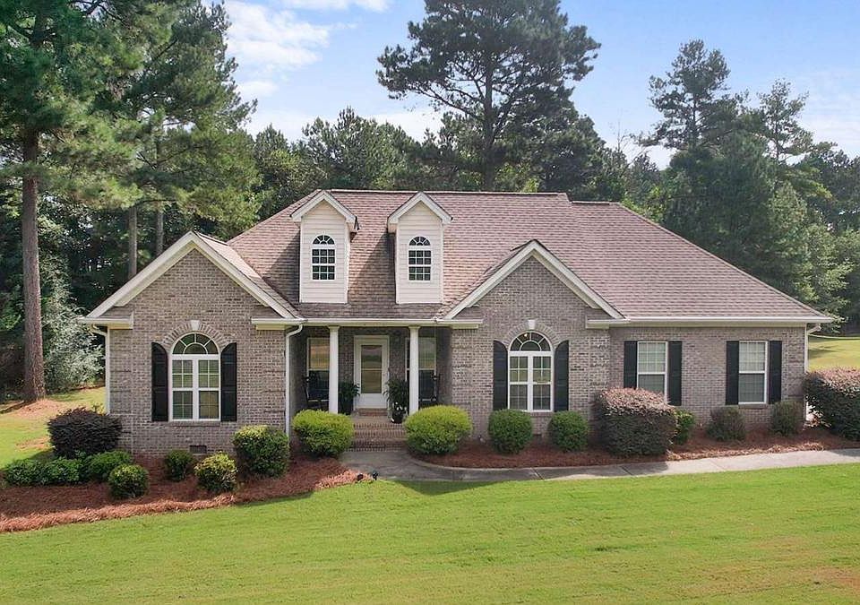 1st image of 221 Creekside Dr