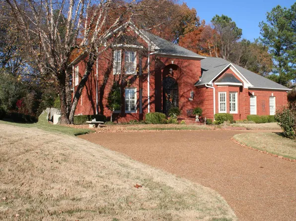 1220 Thorntree Dr, Dyersburg, TN 38024