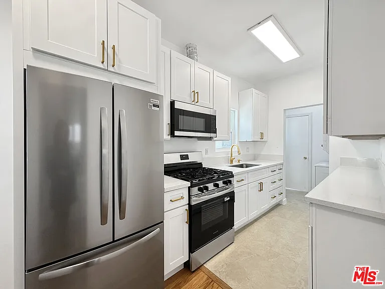 5932 Willoughby Ave #5932 — Photo 8