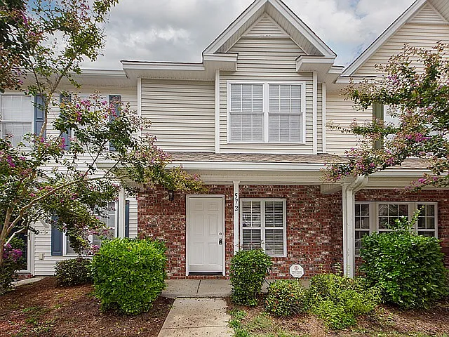 572 Truman Dr — Photo 17