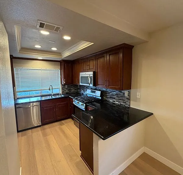 28138 Bavaria Dr — Photo 2